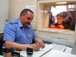 В России начали выдавать новые права В России начали выдавать новые права